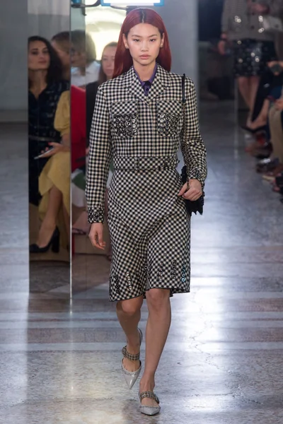Look 1